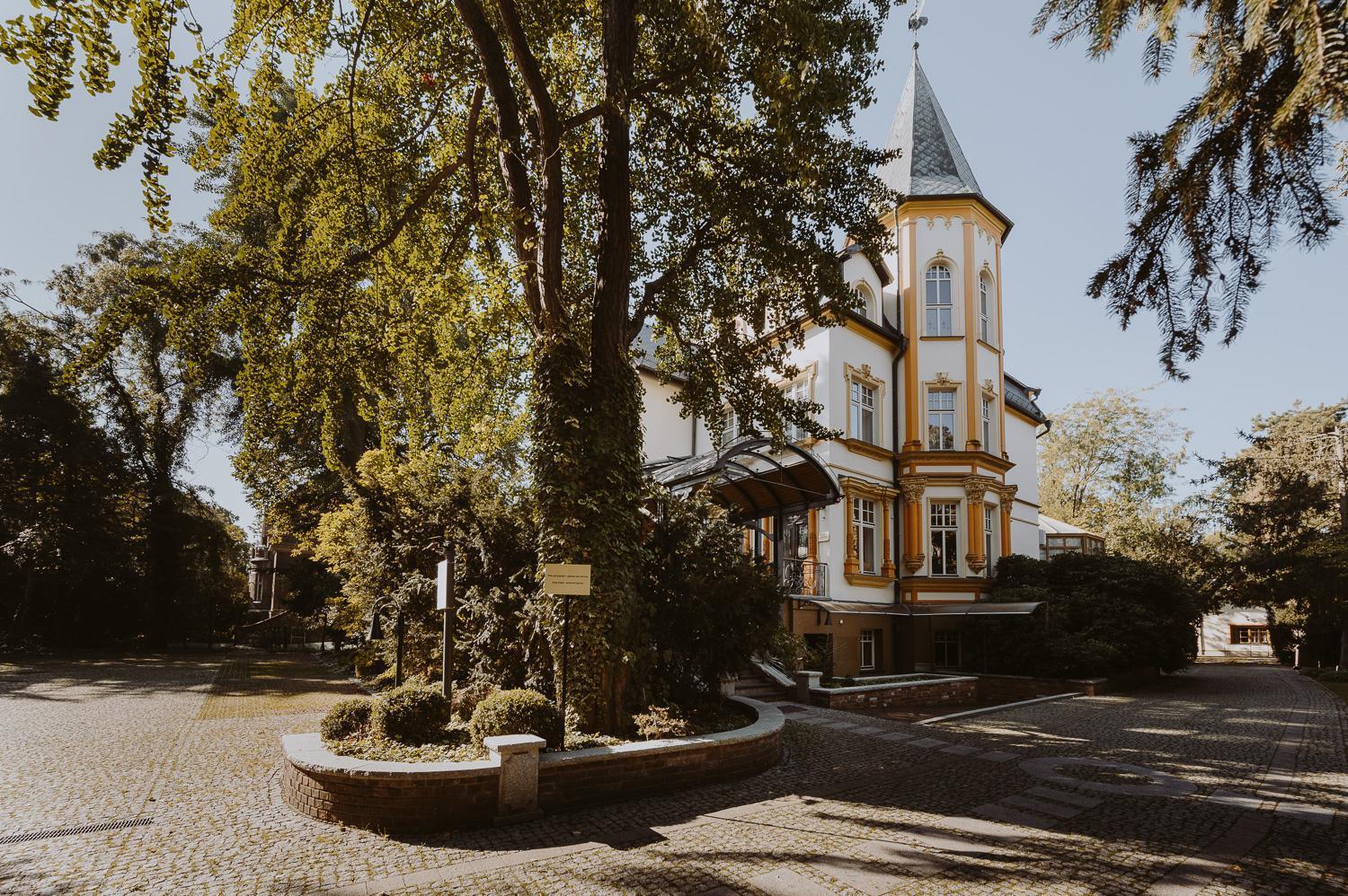 Grape Hotel Breslavia Esterno foto